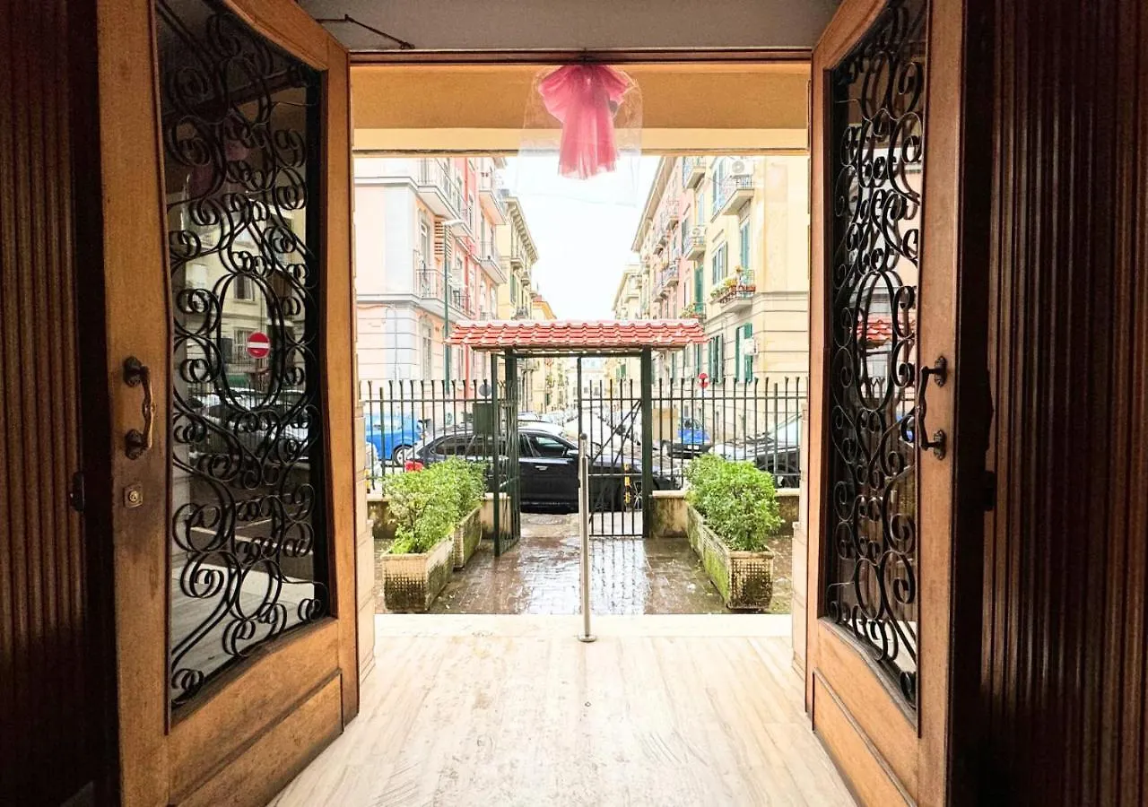 Metro Materdei - Casa Al Quinto Piano E Wi-Fi A 2 Passi Dalla Metropolitana Apartment Naples